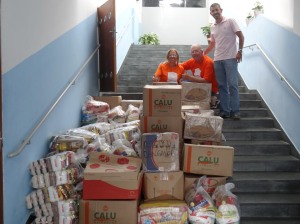 Grupo Esperança recebe 1 tonelada de alimentos da Copa Montana
